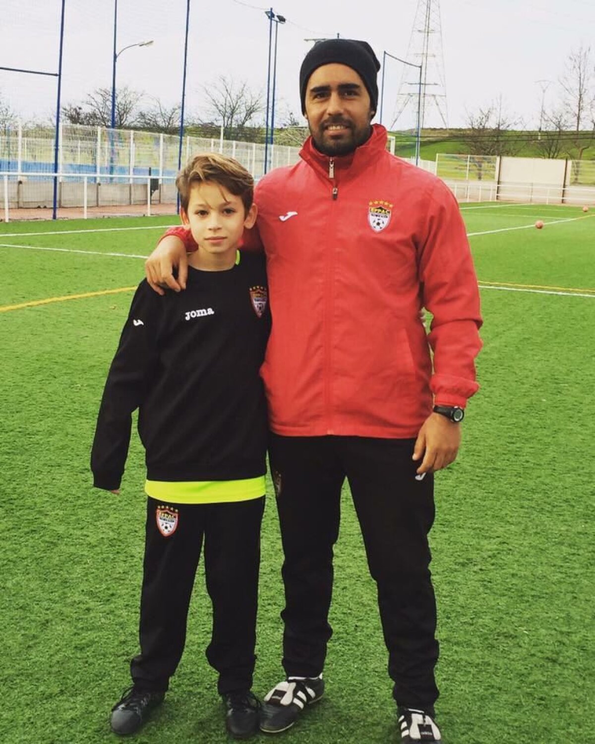 Un junior român face pregătire individuală cu antrenorul personal al lui Puyol! "Vreau să ajung ca idolul meu, Cosmin Contra"