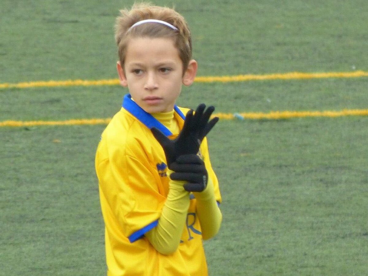 Un junior român face pregătire individuală cu antrenorul personal al lui Puyol! "Vreau să ajung ca idolul meu, Cosmin Contra"