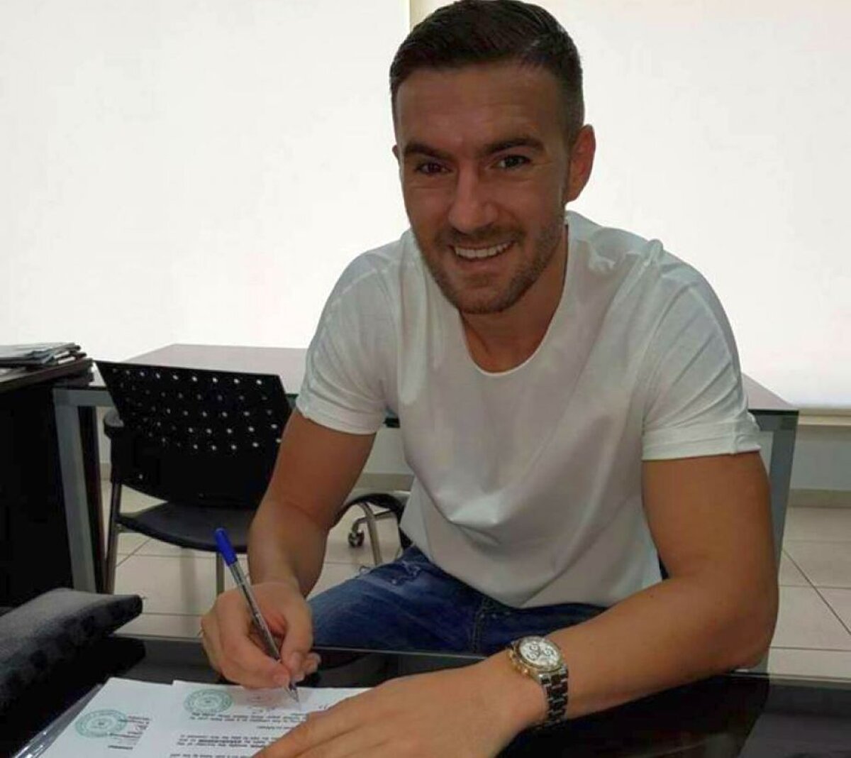 Transfer pentru Marius Alexe! Dorit de Dinamo, atacantul a semnat cu o echipă la care mai sunt 3 români 