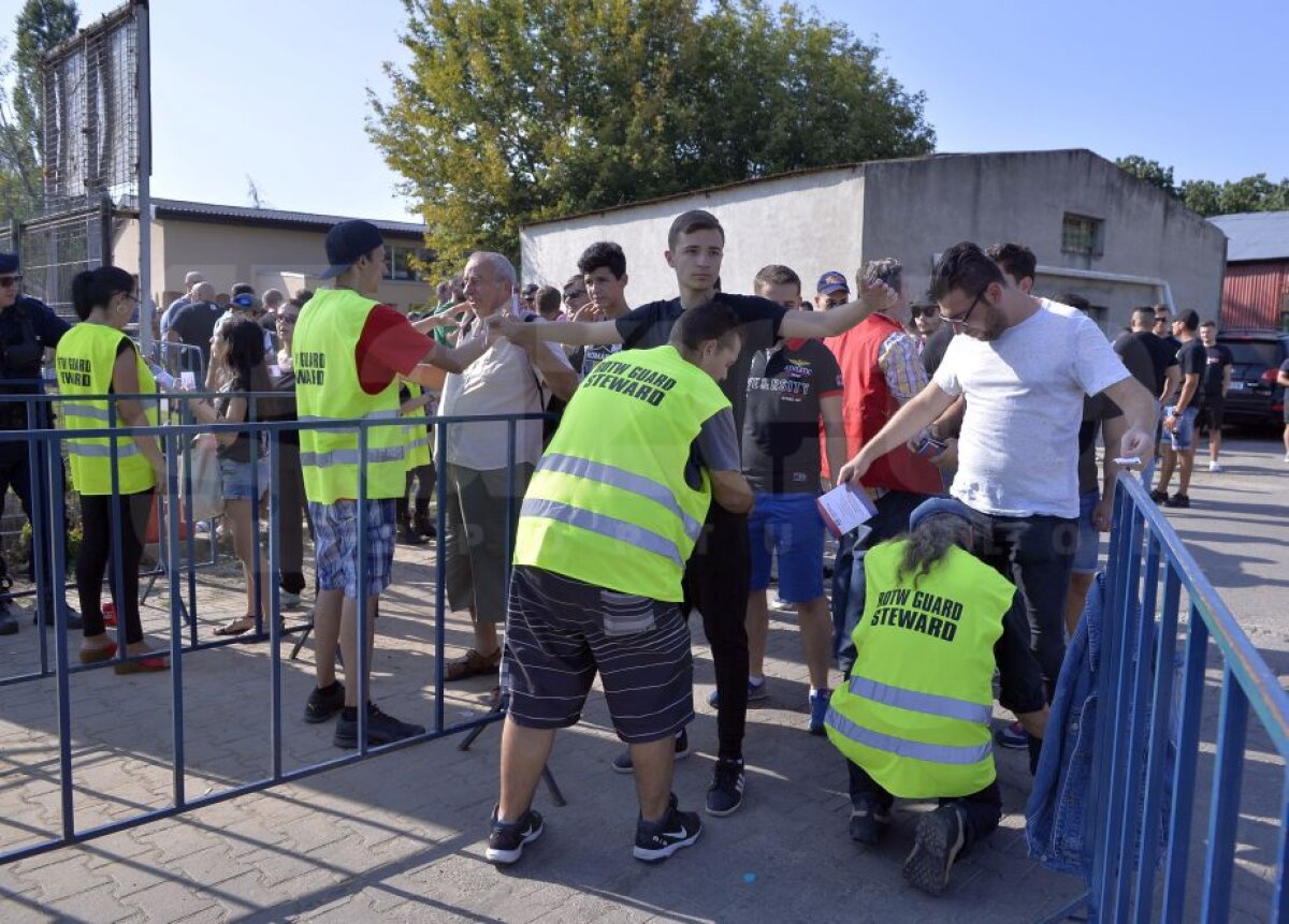 VIDEO+FOTO » CSA Steaua a câștigat categoric primul meci de la revenire! Peste o mie de steliști au fost la meci