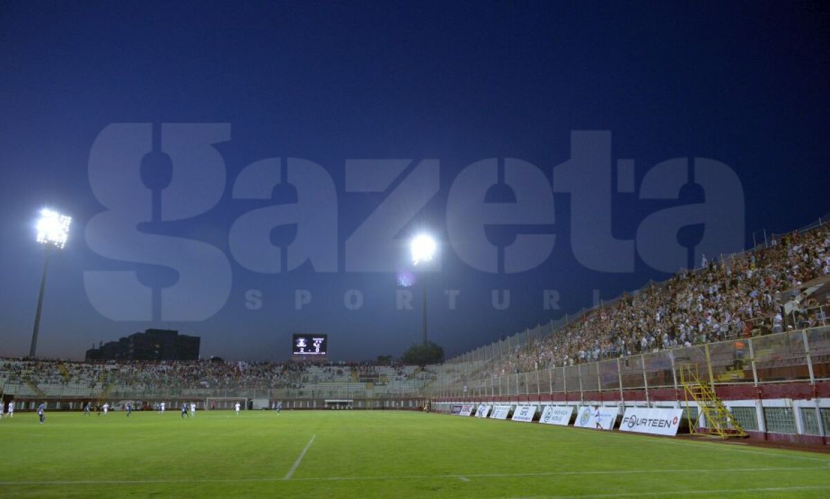 VIDEO+FOTO » 7000 de oameni pe Giulești! Rapid e primul lider al Ligii a 4-a: victorie cu două cifre la debut