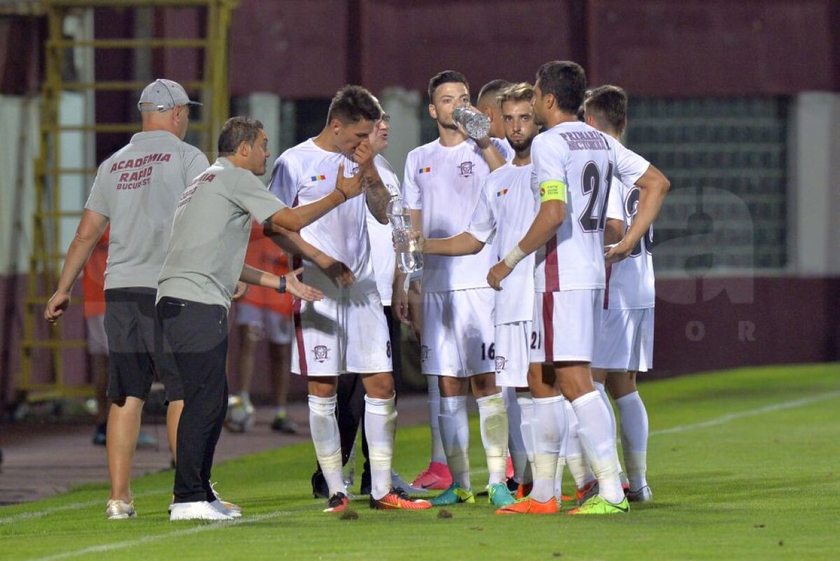 VIDEO+FOTO » 7000 de oameni pe Giulești! Rapid e primul lider al Ligii a 4-a: victorie cu două cifre la debut