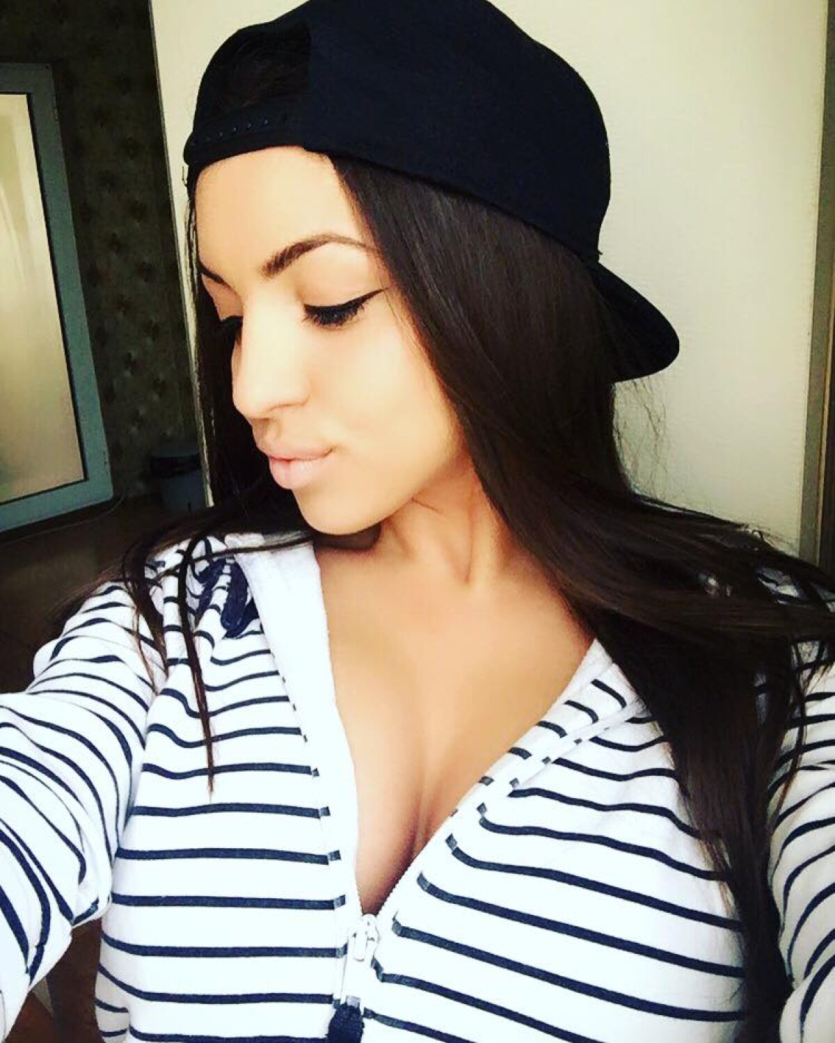 GALERIE FOTO Este răvășitoare! Sora unei vedete dinamoviste a extaziat Liga 1! Avalanșă de like-uri de la Patrick Petre și alți fotbaliști