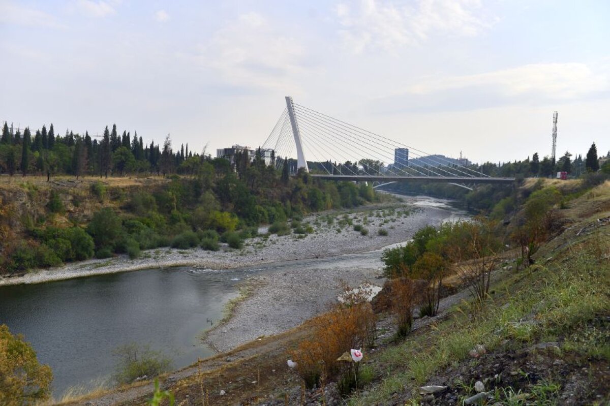 Corespondență din Podgorica // Fotoreportaj în orașul în care România va evolua împotriva Muntenegrului » Urziceni ex-iugoslav