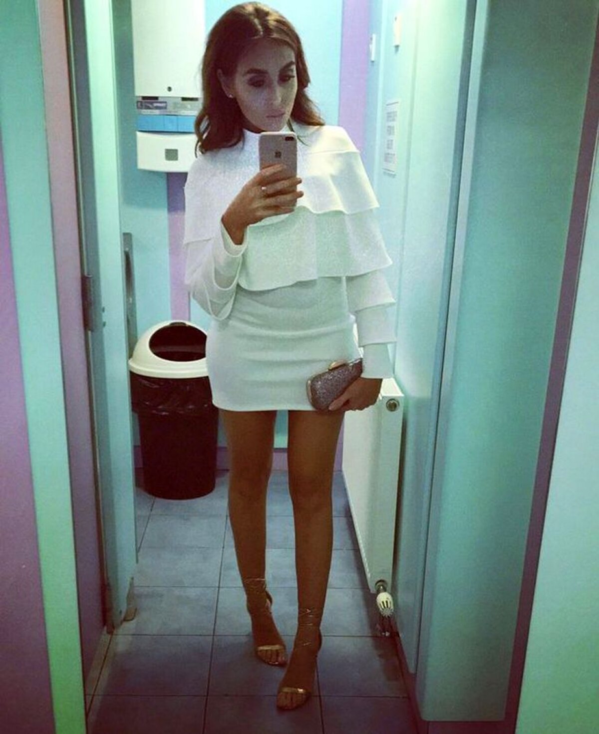 GALERIE FOTO Imagini fierbinți cu femeia lângă care a fost pozat Wayne Rooney: "Îmi admira sânii"