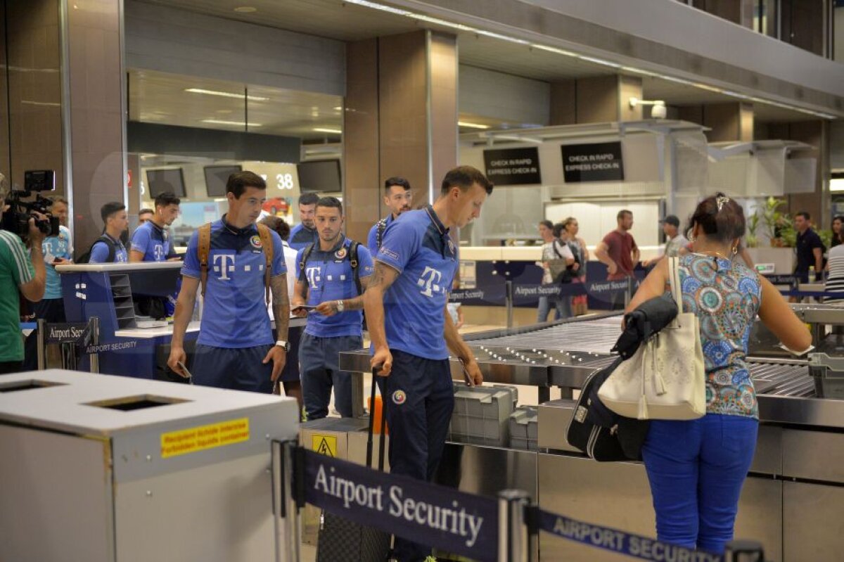 UPDATE // GALERIE FOTO Naționala României a plecat în Muntenegru! Imagini de la aeroport cu delegația "tricoloră" + Programul echipei lui Daum