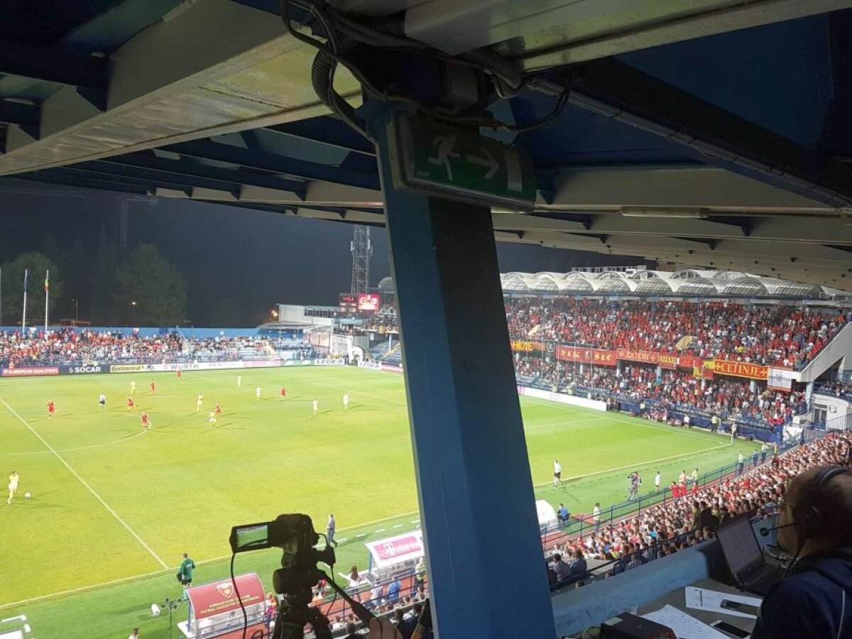 FOTO Condiţii deplorabile pe stadionul din Podgorica » Vizibilitatea e obturată de un stâlp uriaş