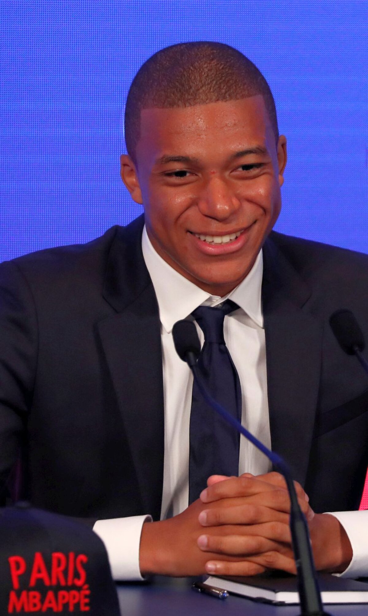 GALERIE FOTO Mbappe a fost prezentat la PSG » Atacantul explică de ce a ales să semneze cu parizienii