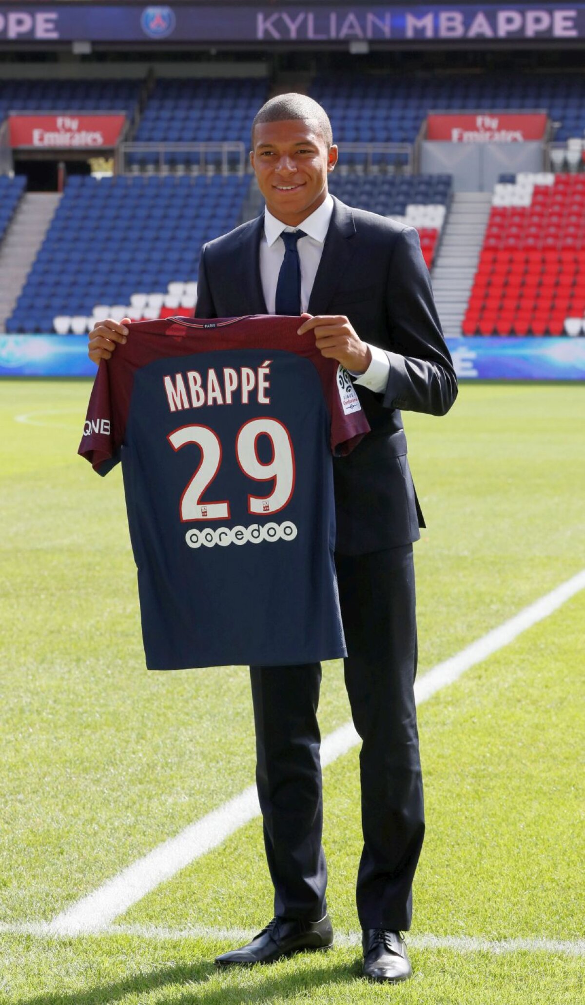 GALERIE FOTO Mbappe a fost prezentat la PSG » Atacantul explică de ce a ales să semneze cu parizienii