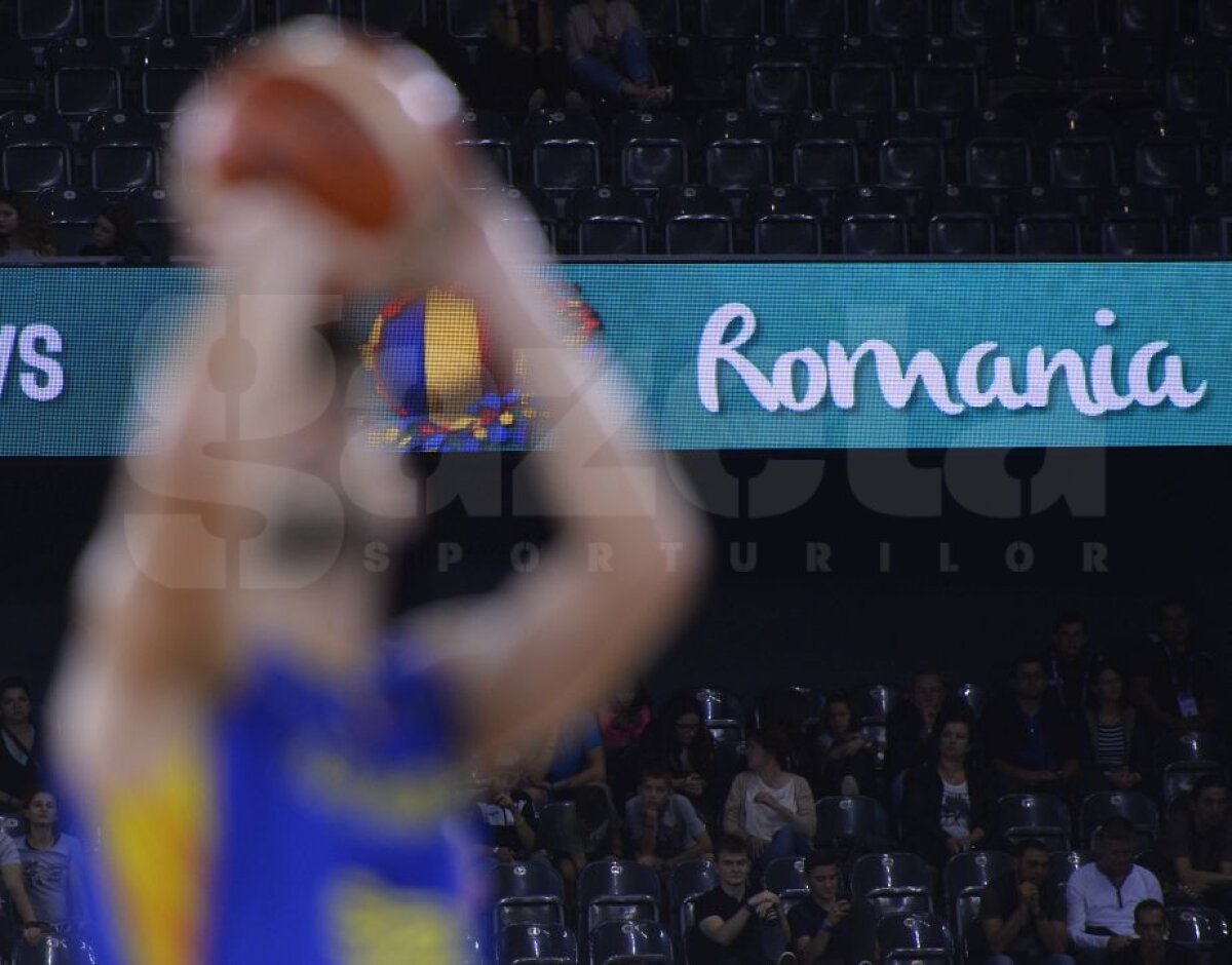 GALERIE FOTO Final în România - Muntenegru, 69-86: perfomanță ISTORICĂ reușită de un jucător român! » Nimeni nu mai reușise asta din 1993