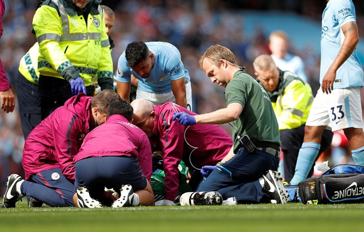 FOTO+VIDEO Intrare horror a lui Mane asupra lui Ederson, în meciul dintre City și Liverpool » Portarul a fost scos pe targă de pe teren