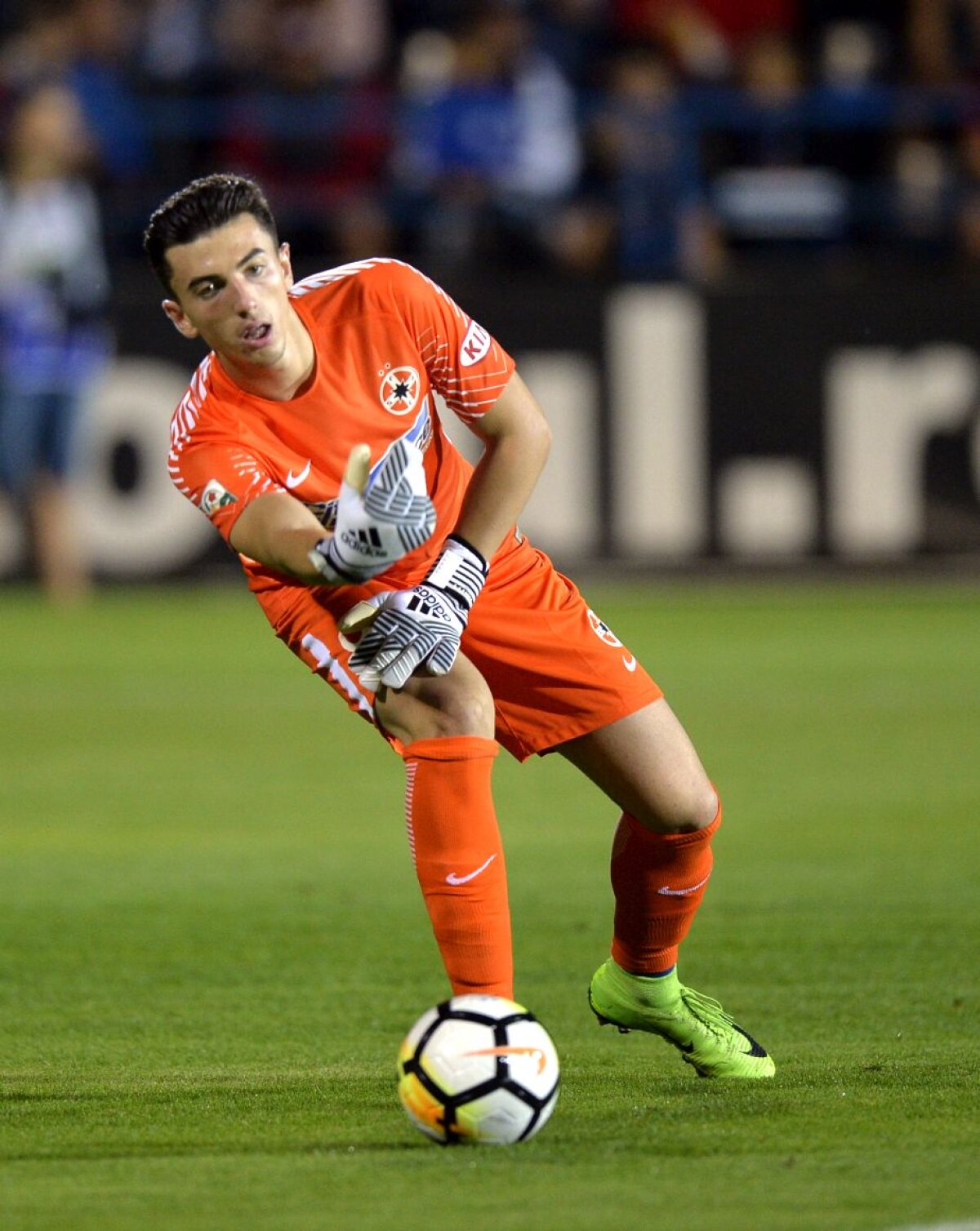 VIDEO+FOTO » Viitorul - FCSB 1-0. Asta rușine! Gigi, pune mâna și învață! "Regele" a dat jumătate din echipă la FCSB, după care a îngenuncheat-o la Ovidiu