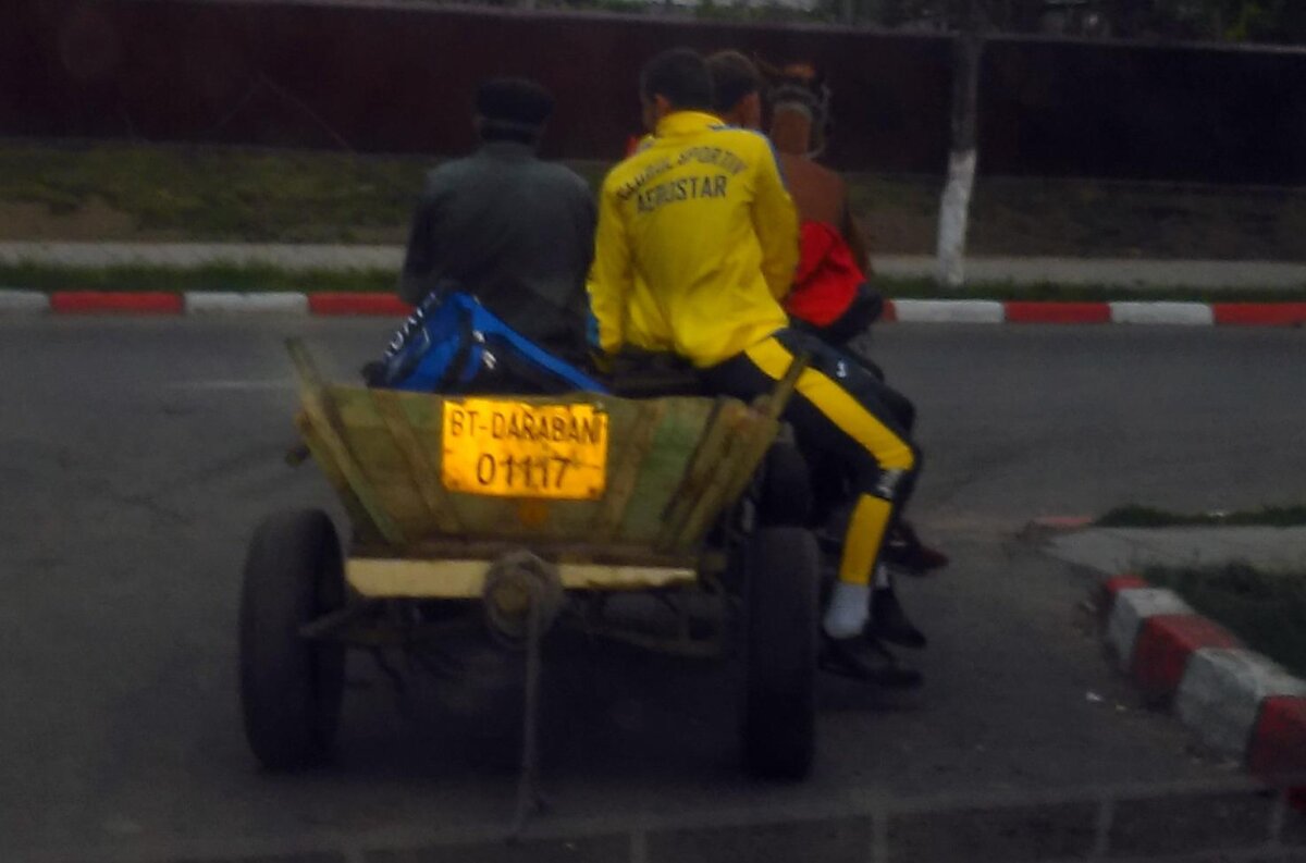 FOTO Imaginile începutului de sezon! Fotbaliștii din orașul lui Burleanu au plecat CU CĂRUȚA de la stadion după meciul de Liga a 3-a