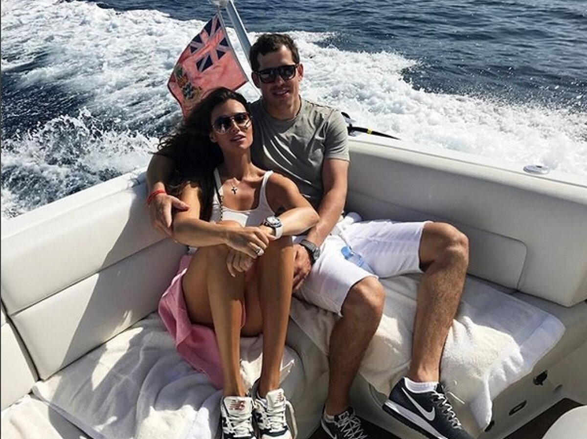 FOTO Invidiat pentru Anna » Un celebru jucător de hochei are cea mai superbă iubită 