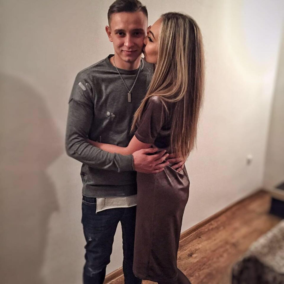 FOTO Imaginea arătată de Vali Costache la cameră, după golul cu ACS Poli » Ea e frumusețea căreia i-a dedicat reușita