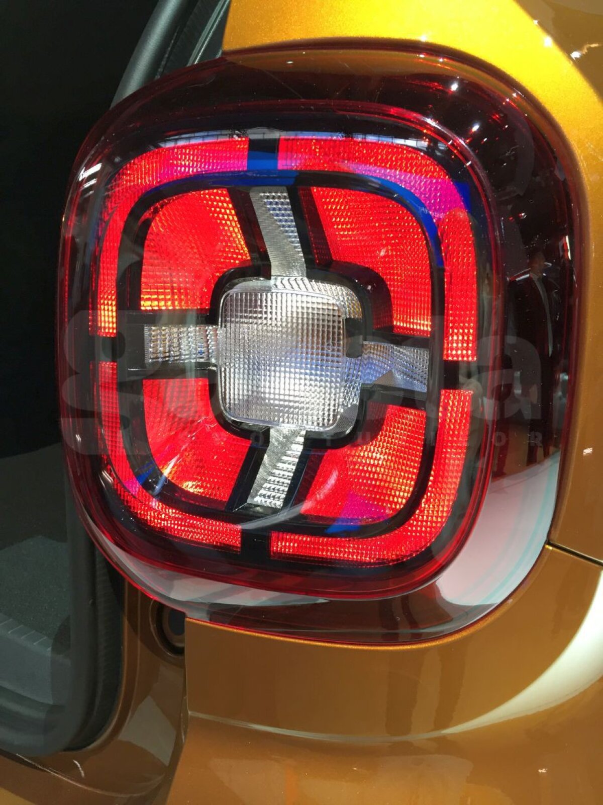 GALERIE FOTO + VIDEO » Noul Duster, un pic conservator » Cum arată cel mai vândut model din gama Dacia