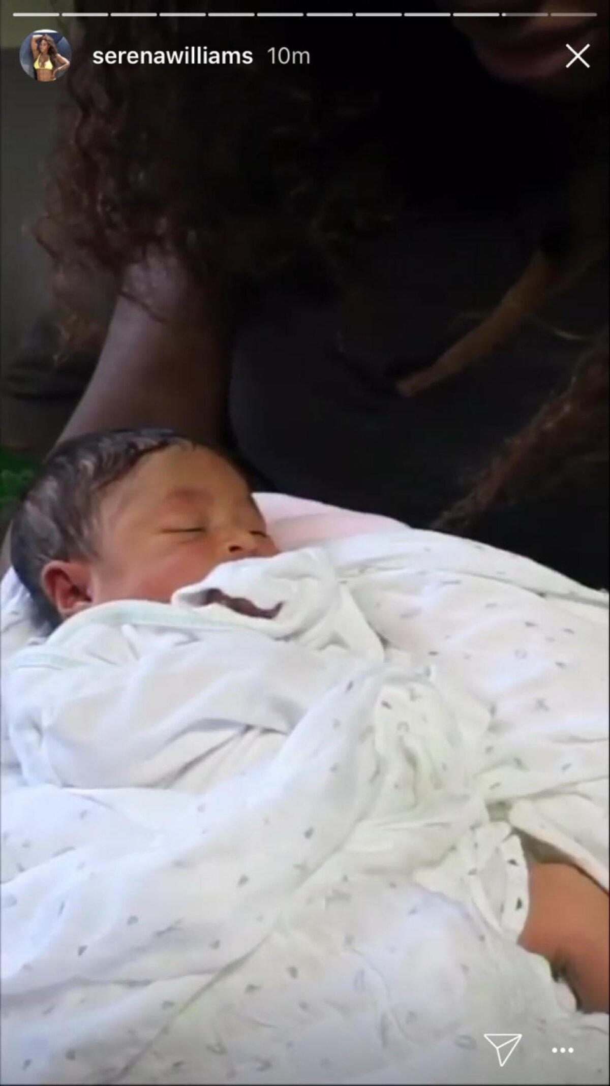 VIDEO+FOTO Serena Williams își prezintă fiica în vârstă de 2 săptămâni » I-a făcut deja cont pe Instagram :)