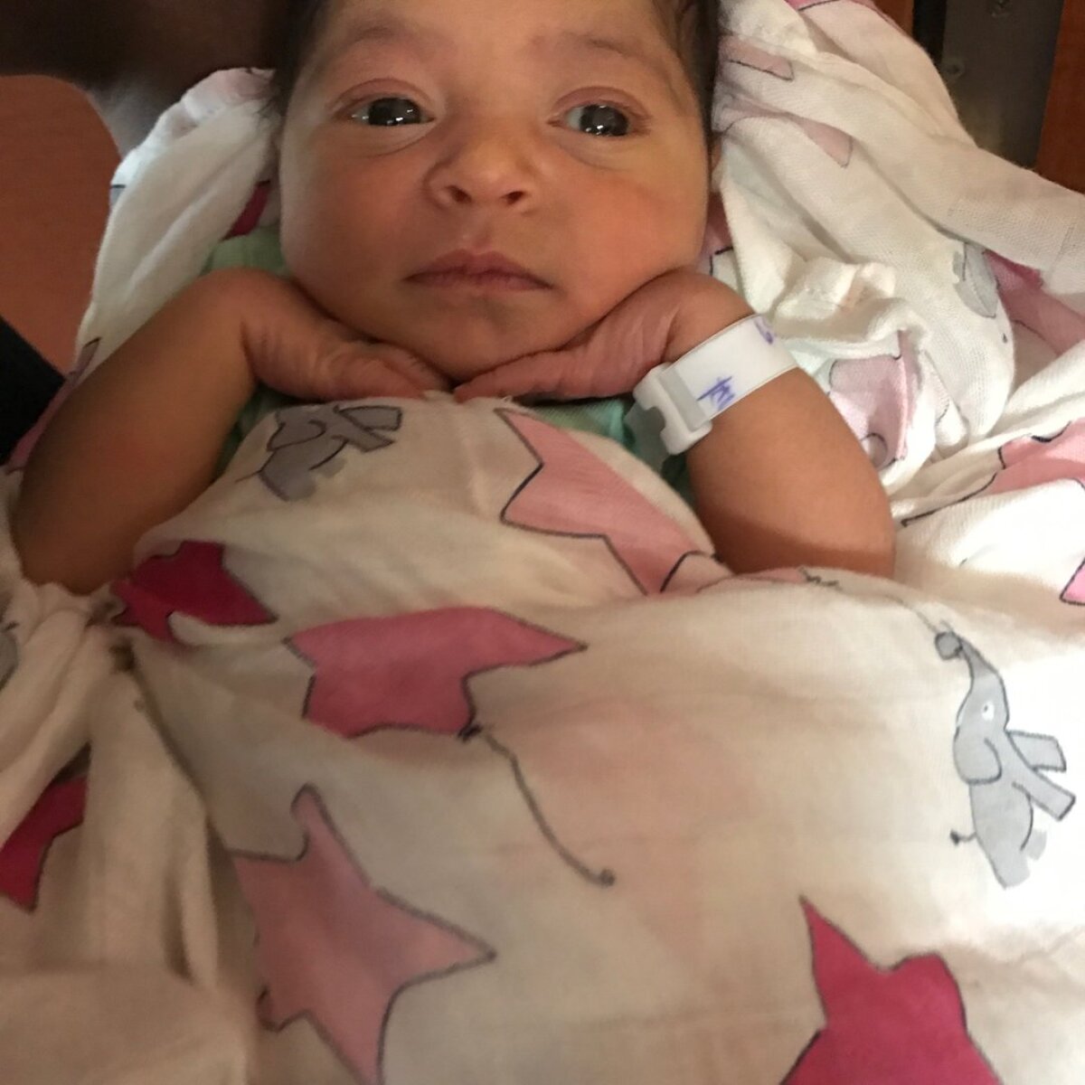 VIDEO+FOTO Serena Williams își prezintă fiica în vârstă de 2 săptămâni » I-a făcut deja cont pe Instagram :)