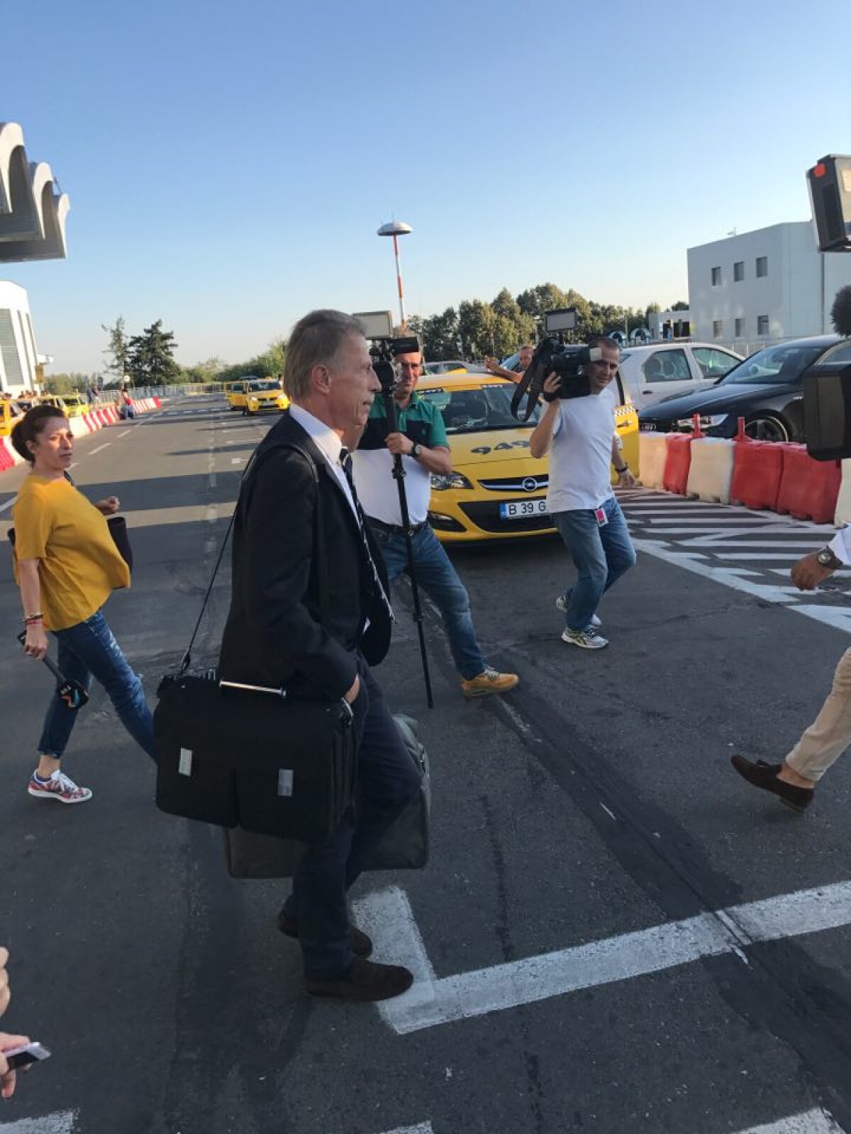 FOTO Christoph Daum, supărat când a auzit că nu mai e dorit la națională: "Am fost dezamăgit. L-am sunat pe Burleanu, dar n-am dat de el"