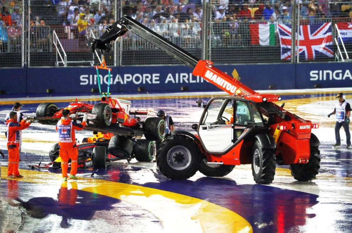 VIDEO + FOTO » Hamilton câștigă MP de la Singapore! Cursă nebună: ambii piloți Ferrari au abandonat după prima curbă