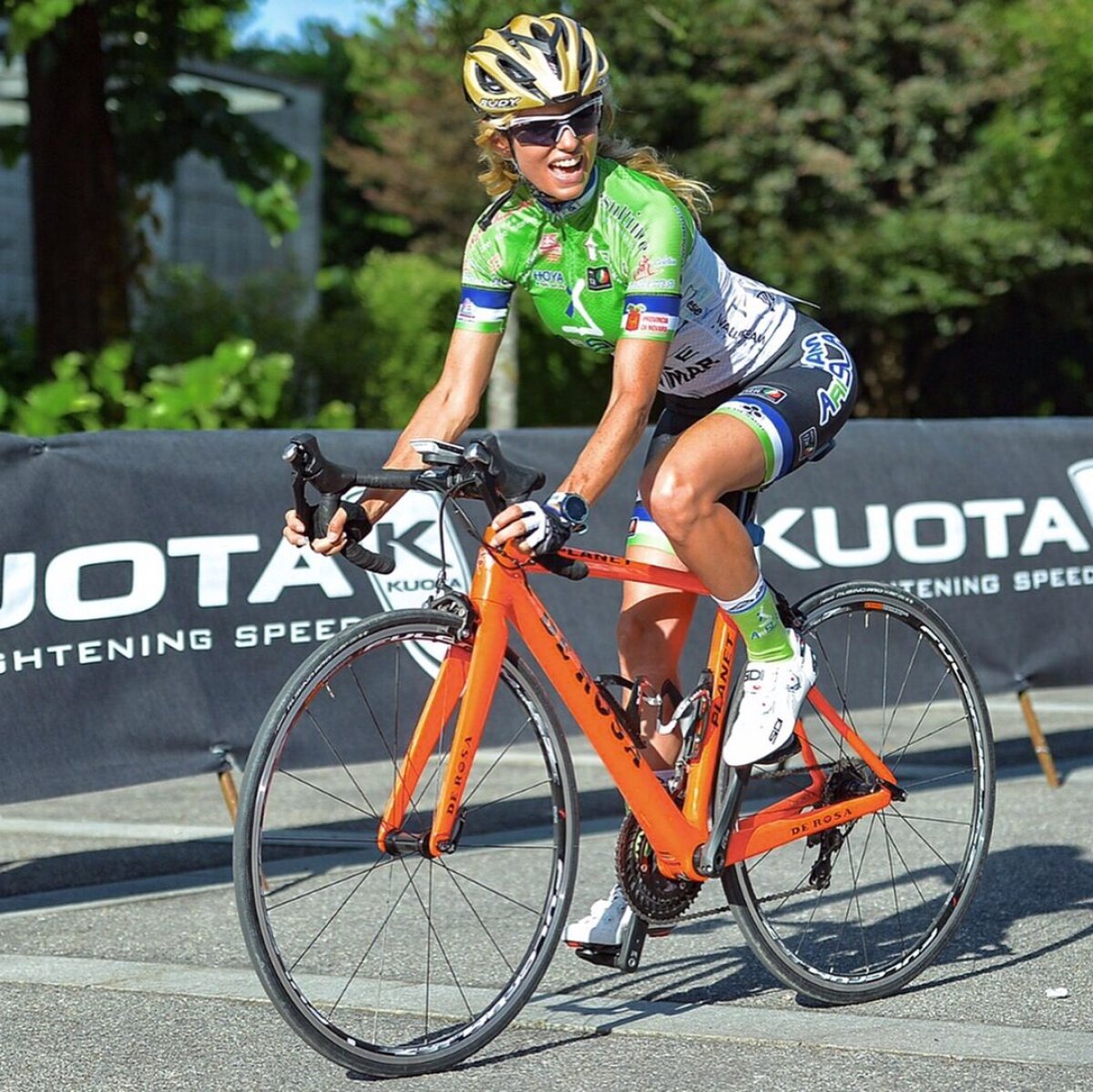 FOTO Blonda e tare la triatlon și la 46 de ani! Justine se antrenează intens și e super sexy