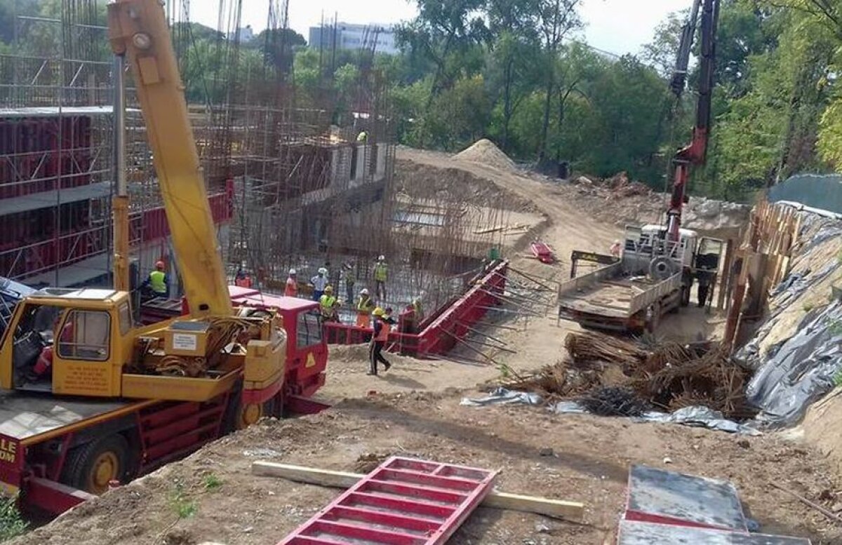 GALERIE FOTO În ce stadiu sunt lucrările de la patinoarul Flamaropol + Când se va finaliza proiectul