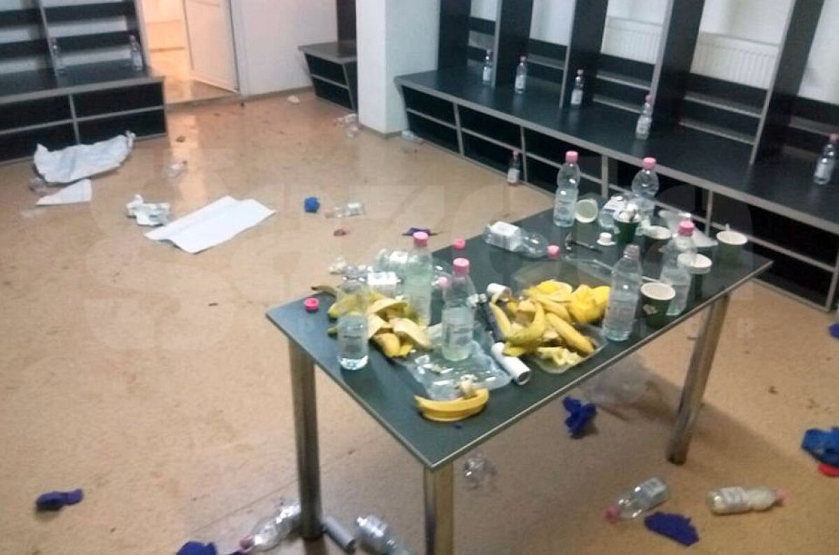 FOTO Imagini dezgustătoare din vestiarul lui Poli Iași, la finalul meciului cu Botoșani » Ieșenii au făcut prăpăd: "E grotesc!"