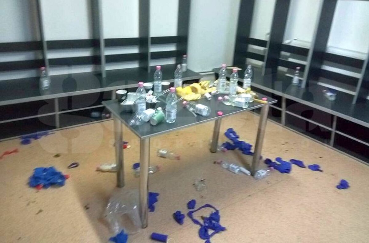 FOTO Imagini dezgustătoare din vestiarul lui Poli Iași, la finalul meciului cu Botoșani » Ieșenii au făcut prăpăd: "E grotesc!"