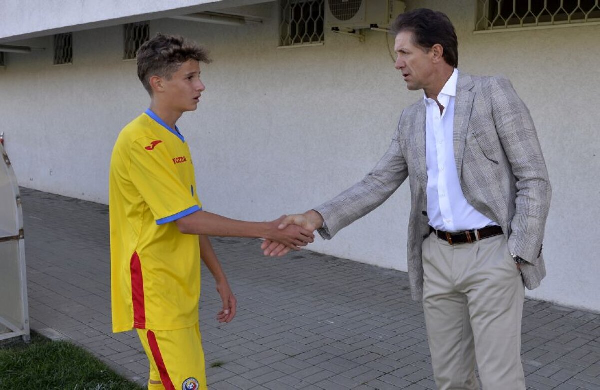 GALERIE FOTO Fiul lui Gică Popescu, debut la echipa națională » A fost urmărit din tribune de tatăl său