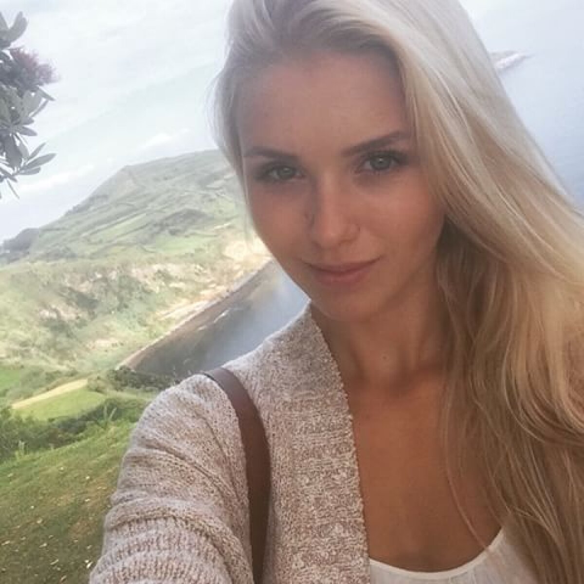 FOTO Reus, atenție la blonde! Lovit de o nouă accidentare, starul lui Dortmund are probleme și cu iubita