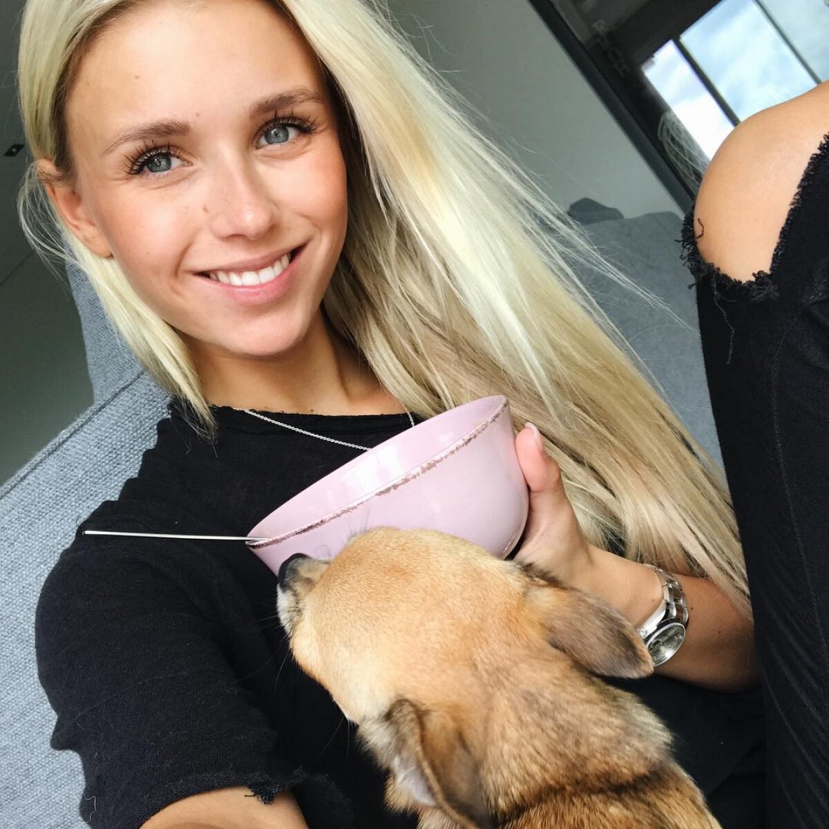 FOTO Reus, atenție la blonde! Lovit de o nouă accidentare, starul lui Dortmund are probleme și cu iubita