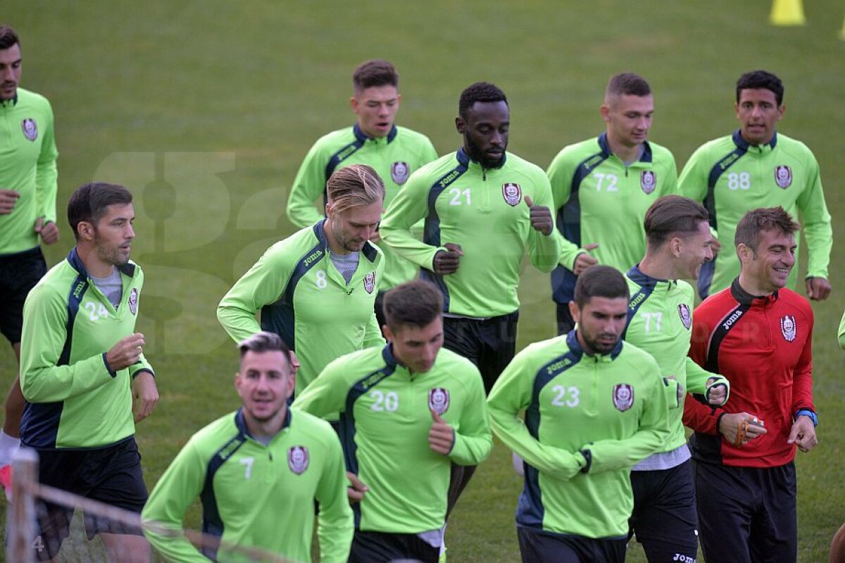 EXCLUSIV FOTO+VIDEO Imagini de la antrenamentul CFR-ului, după confruntarea cu FCSB » Conversaţie intensă a lui Dan Petrescu înainte de pregătire