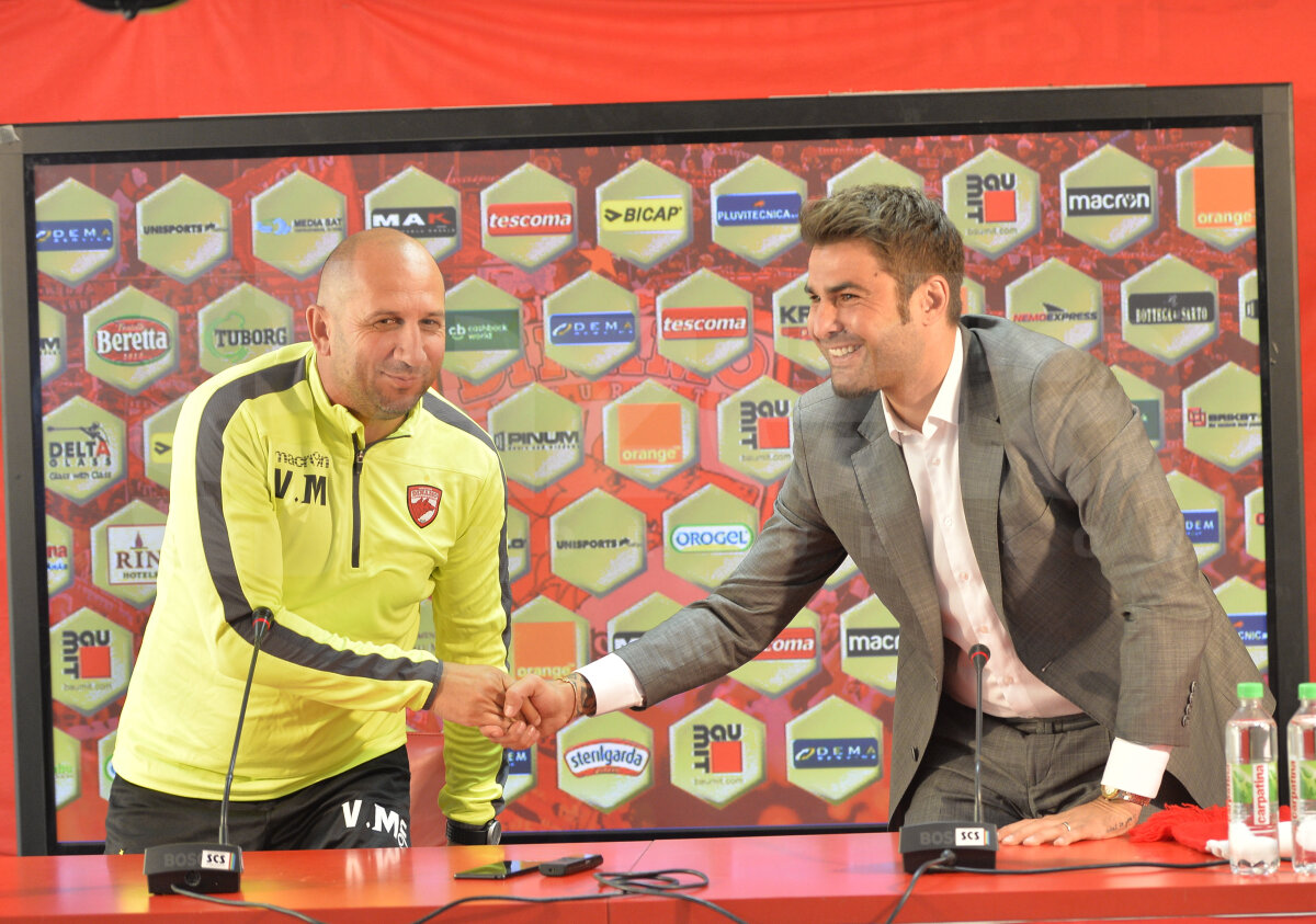 VIDEO + FOTO Vasile Miriuță, emoționat la prima conferință la Dinamo: "Doar când mi s-au născut băiatul și fetița m-am bucurat atât de mult" » Cadoul pe care i l-au făcut fanii