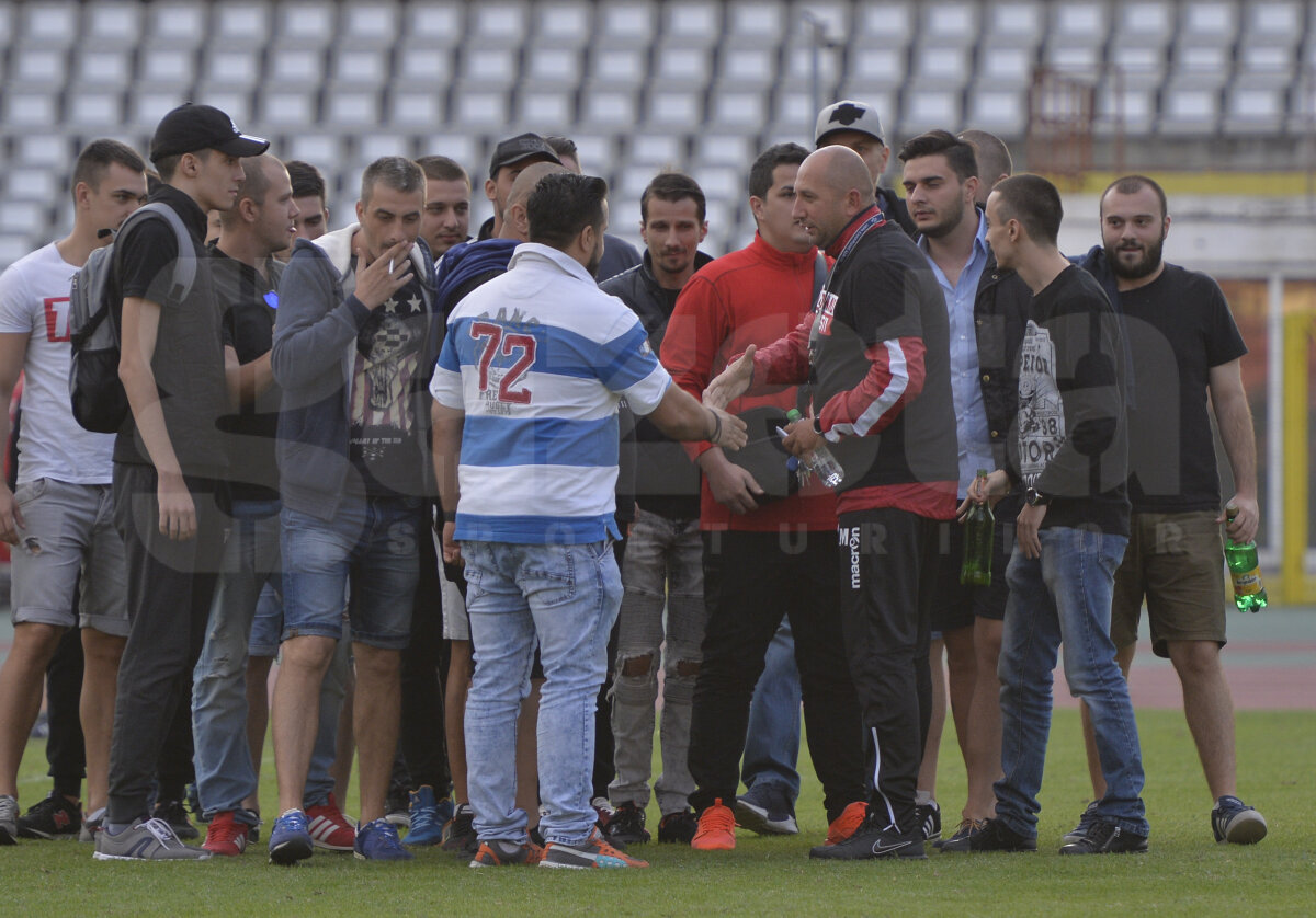 VIDEO + FOTO Vasile Miriuță, emoționat la prima conferință la Dinamo: "Doar când mi s-au născut băiatul și fetița m-am bucurat atât de mult" » Cadoul pe care i l-au făcut fanii