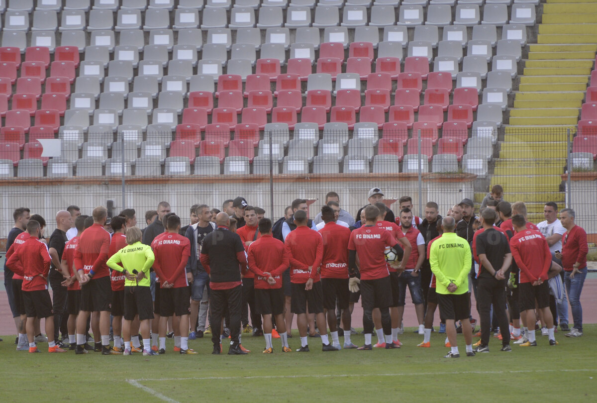 VIDEO + FOTO Vasile Miriuță, emoționat la prima conferință la Dinamo: "Doar când mi s-au născut băiatul și fetița m-am bucurat atât de mult" » Cadoul pe care i l-au făcut fanii