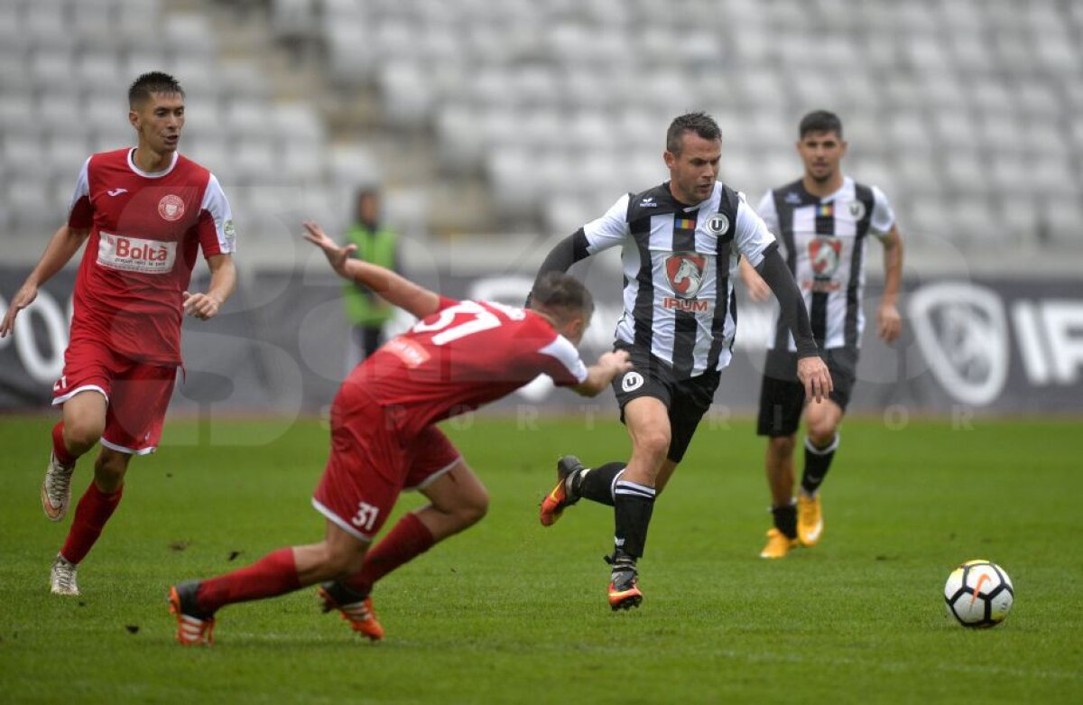 FOTO Adrian Falub a revenit cu victorie pe banca lui U Cluj » George Florescu era să se bată cu un adversar, apoi s-a certat cu antrenorul