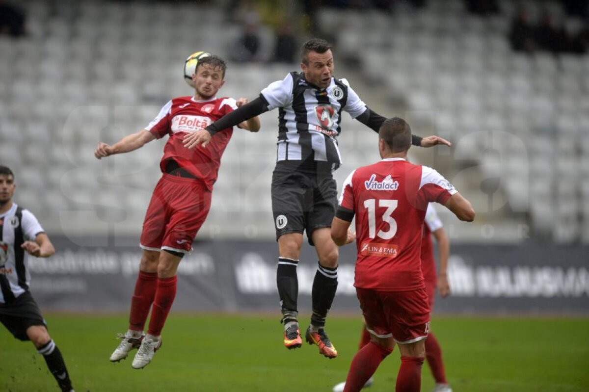 FOTO Adrian Falub a revenit cu victorie pe banca lui U Cluj » George Florescu era să se bată cu un adversar, apoi s-a certat cu antrenorul