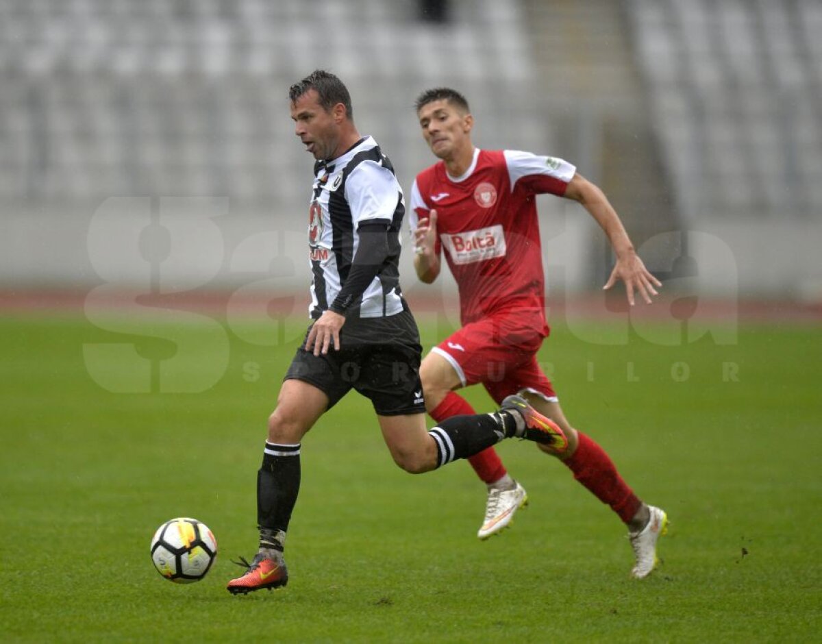 FOTO Adrian Falub a revenit cu victorie pe banca lui U Cluj » George Florescu era să se bată cu un adversar, apoi s-a certat cu antrenorul