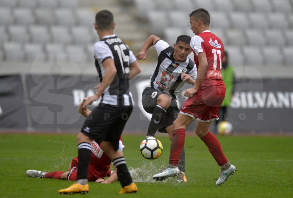FOTO Adrian Falub a revenit cu victorie pe banca lui U Cluj » George Florescu era să se bată cu un adversar, apoi s-a certat cu antrenorul