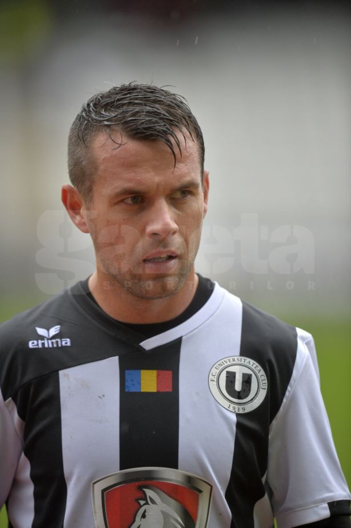 FOTO Adrian Falub a revenit cu victorie pe banca lui U Cluj » George Florescu era să se bată cu un adversar, apoi s-a certat cu antrenorul