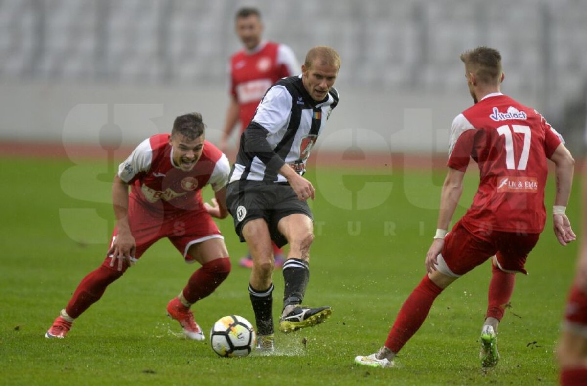 FOTO Adrian Falub a revenit cu victorie pe banca lui U Cluj » George Florescu era să se bată cu un adversar, apoi s-a certat cu antrenorul