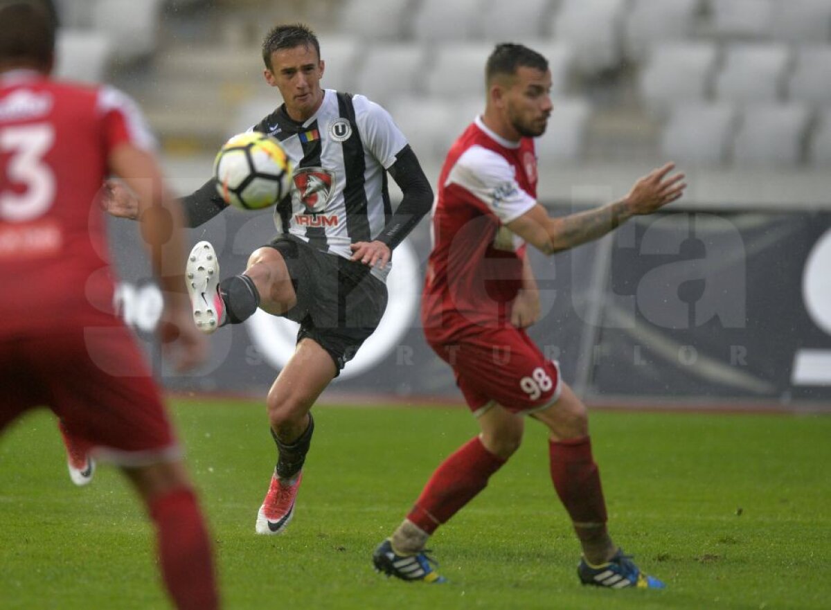 FOTO Adrian Falub a revenit cu victorie pe banca lui U Cluj » George Florescu era să se bată cu un adversar, apoi s-a certat cu antrenorul