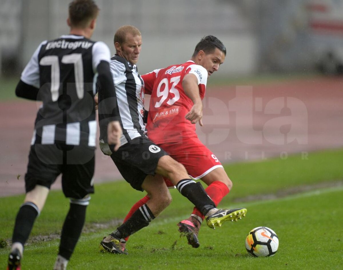 FOTO Adrian Falub a revenit cu victorie pe banca lui U Cluj » George Florescu era să se bată cu un adversar, apoi s-a certat cu antrenorul
