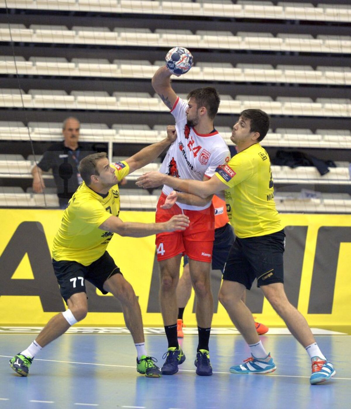 FOTO A doua înfrângere pentru Dinamo în grupele Ligii Campionilor la handbal masculin » "Câinii" au pierdut la limită cu slovenii de la Gorenje Velenje