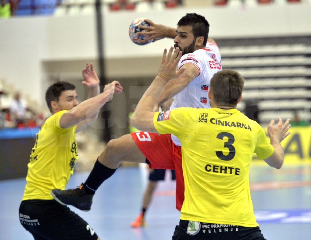 FOTO A doua înfrângere pentru Dinamo în grupele Ligii Campionilor la handbal masculin » "Câinii" au pierdut la limită cu slovenii de la Gorenje Velenje