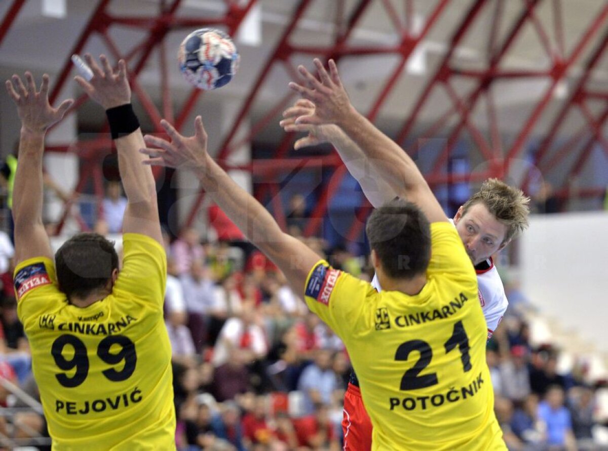 FOTO A doua înfrângere pentru Dinamo în grupele Ligii Campionilor la handbal masculin » "Câinii" au pierdut la limită cu slovenii de la Gorenje Velenje