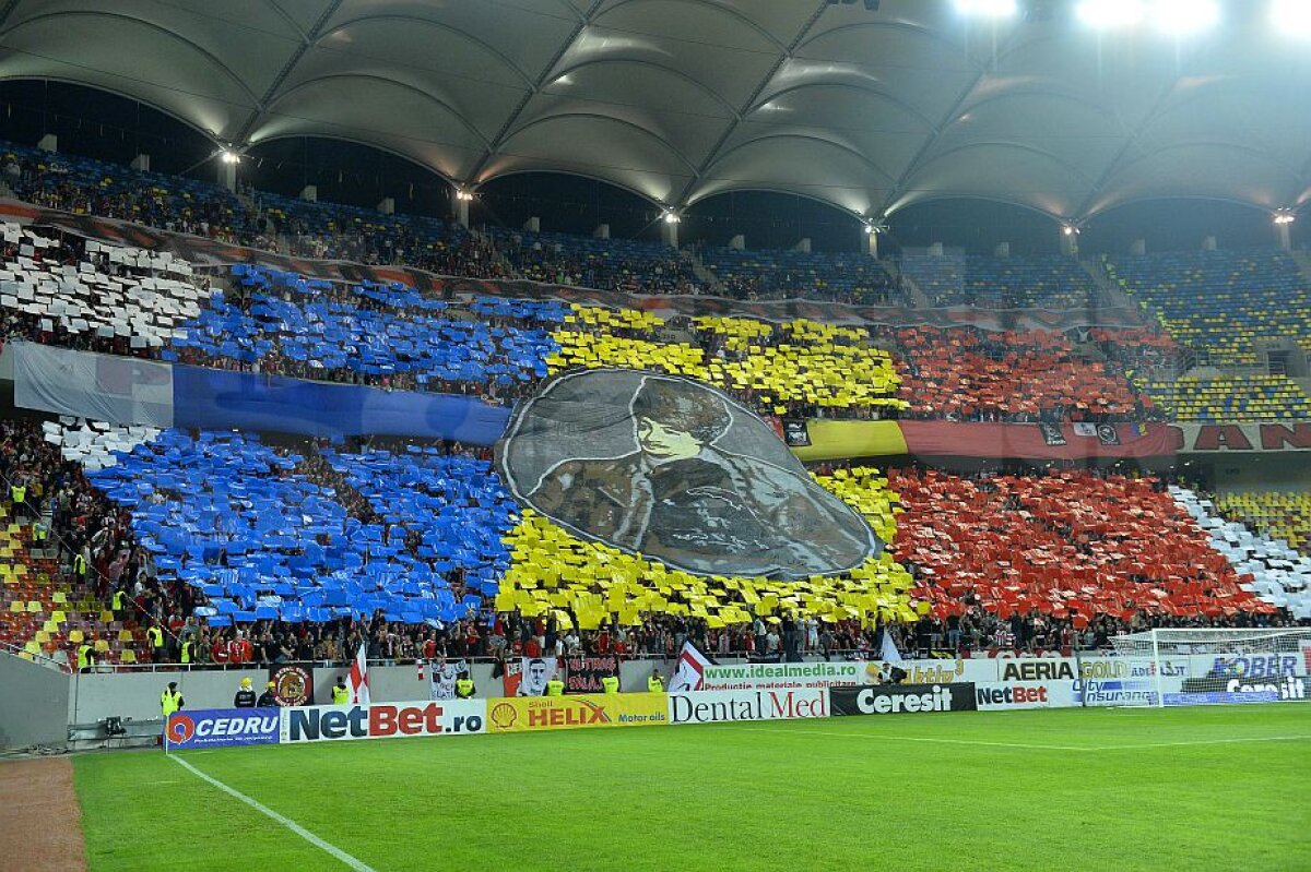 FOTO+VIDEO Contraatac agresiv al fanilor steliști » Au știut coregrafia "câinilor"! Cum a aratăt duelul peluzelor la Derby