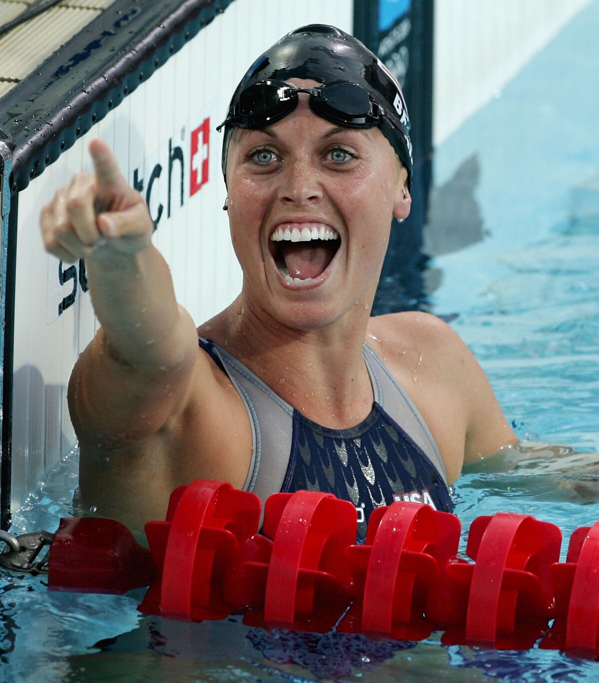 FOTO O vedetă Playboy își explică pasiunea pentru înot: "În apă, ei nu te pot vedea plângând"