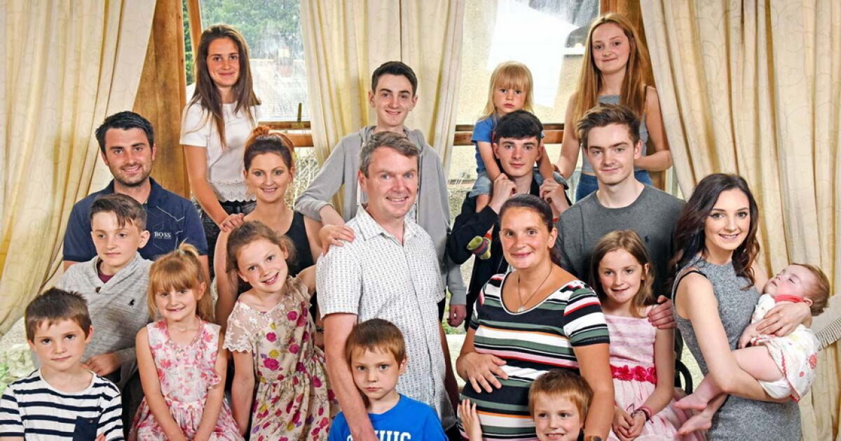 Aceasta este cea mai mare familie din Marea Britanie. Vei rămâne uimit să vezi câți sunt cu toții!