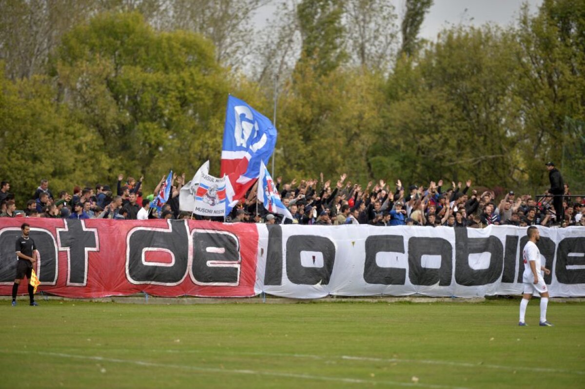 GALERIE FOTO Steaua n-a avut milă și a demolat-o pe Dinamo în Liga a 4-a! 8 goluri și un penalty ratat în 90 de minute de coșmar pentru "câinii" lui Badea